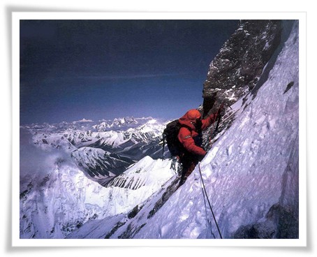 Nazir Sabir slopes up the K2 West Face